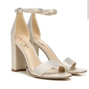NWT: Sam Edelman Yaro Ankle Strap Sandal, Lt Gold Metallic, size 8